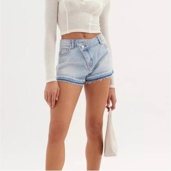 BDG Asymmetrical A-Line Cutoff Denim Short, 29 - Picture 3 of 12